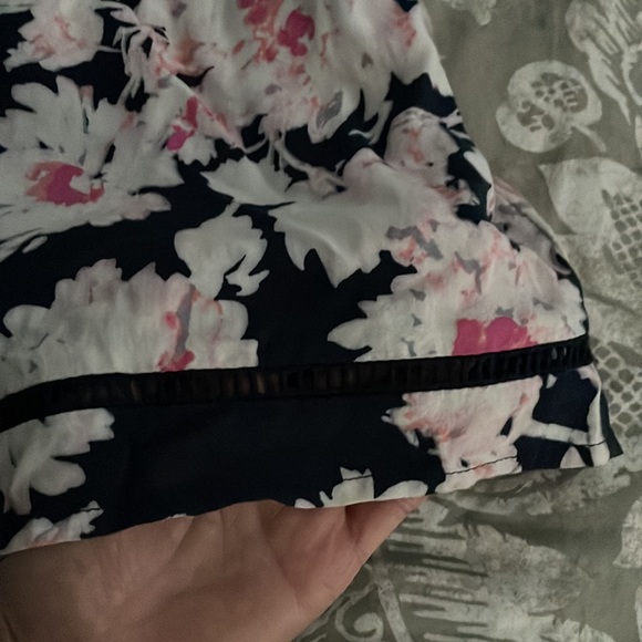 SHORT ROMPER♥️♥️SIZE SMALL - Picture 4 of 7